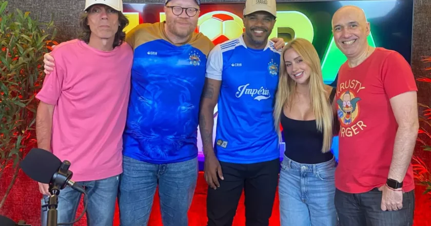 Chegou a folia! Hora Bolas recebe membros da Império de Casa Verde para celebrar o Carnaval