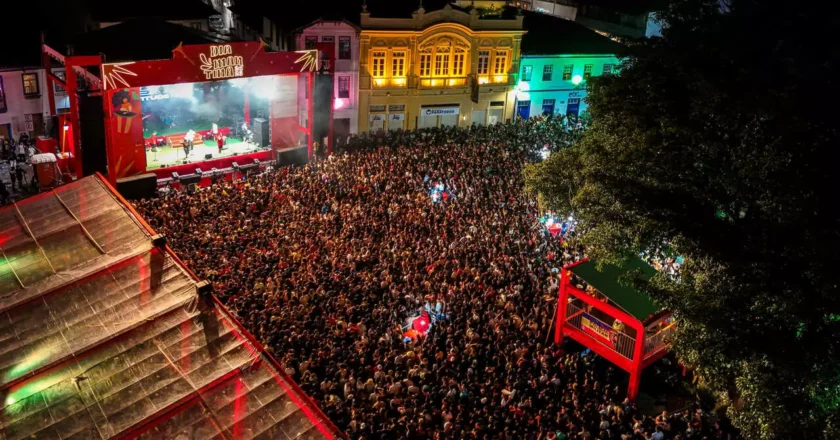 Carnaval de Diamantina promete agitar a cidade com shows nacionais e multidão de 40 mil foliões diariamente