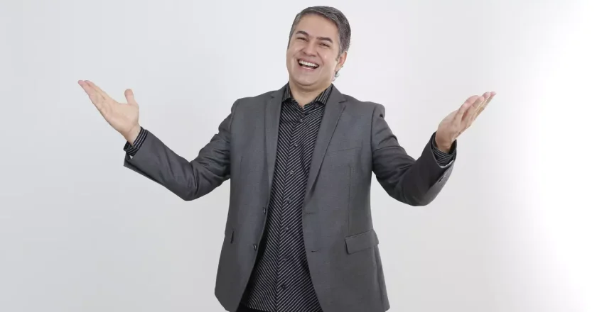 “A transformação da dor em reflexão: Rossini Macedo compartilha obra inspiradora sobre felicidade e superação com leitores”