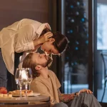 Cafés, destinos e sorrisos: o que atrai os solteiros do Brasil nos aplicativos de relacionamento