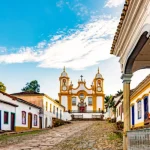 Tiradentes brilha com sua hospitalidade encantadora, culinária renomada e eventos que aquecem o turismo