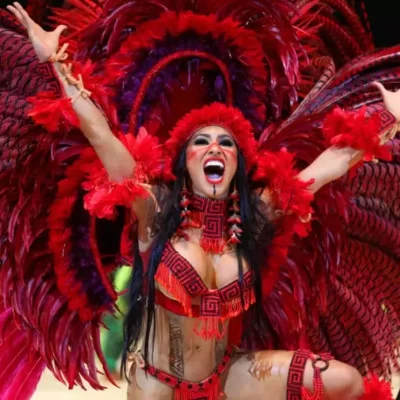 Isabelle Nogueira brilha como estrela do Boi Garantido no 58º Festival Folclórico de Parintins