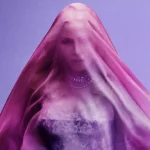 Madonna revoluciona a promoção de seu novo álbum ao mesclar mídias tradicionais com plataformas digitais